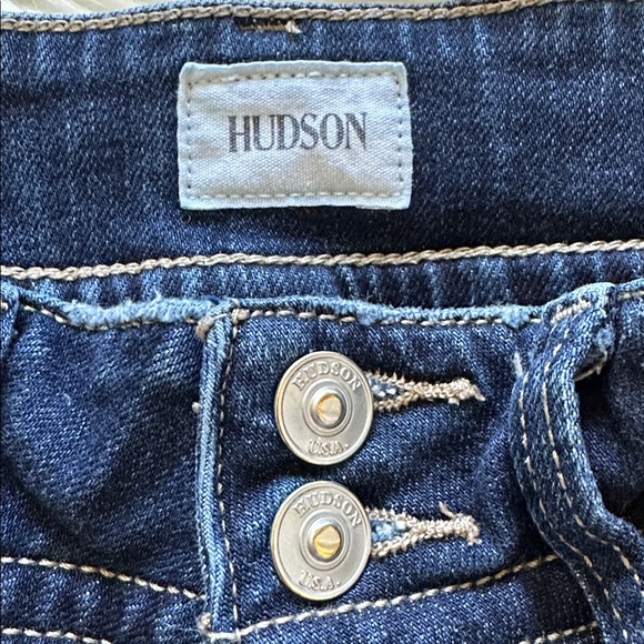 Hudson Jeans Ruby Mid Thigh Shorts - Picture 4 of 8